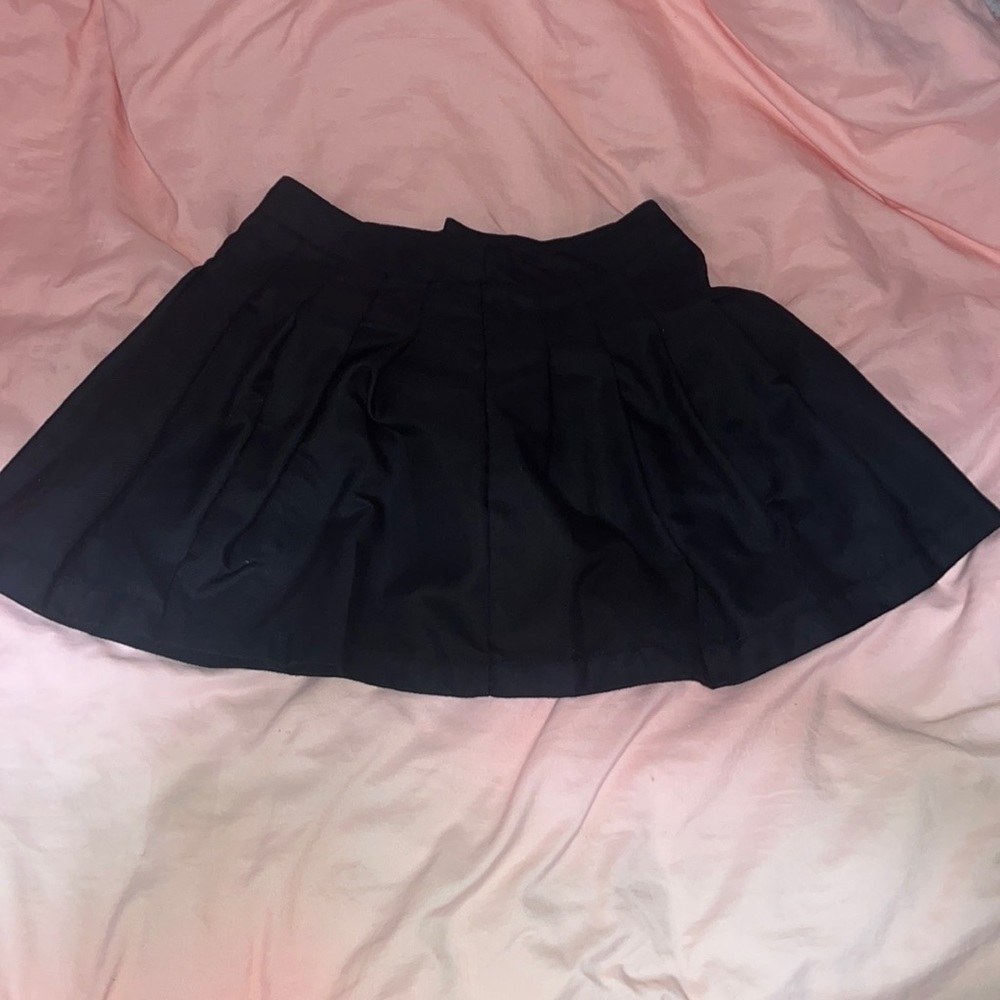 NWOT black pleaded skirt